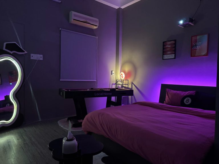 Pink Noir