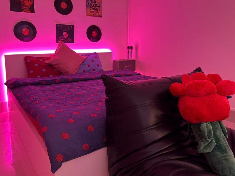 Riot Hues (B)