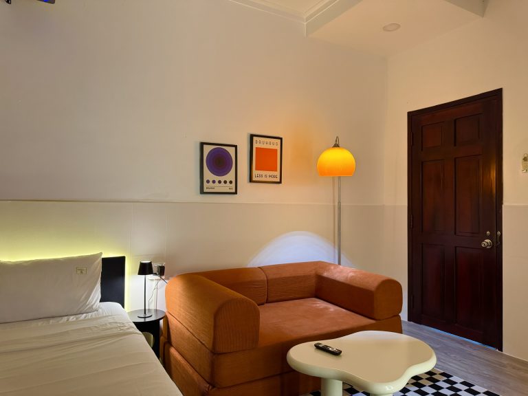 8 Room